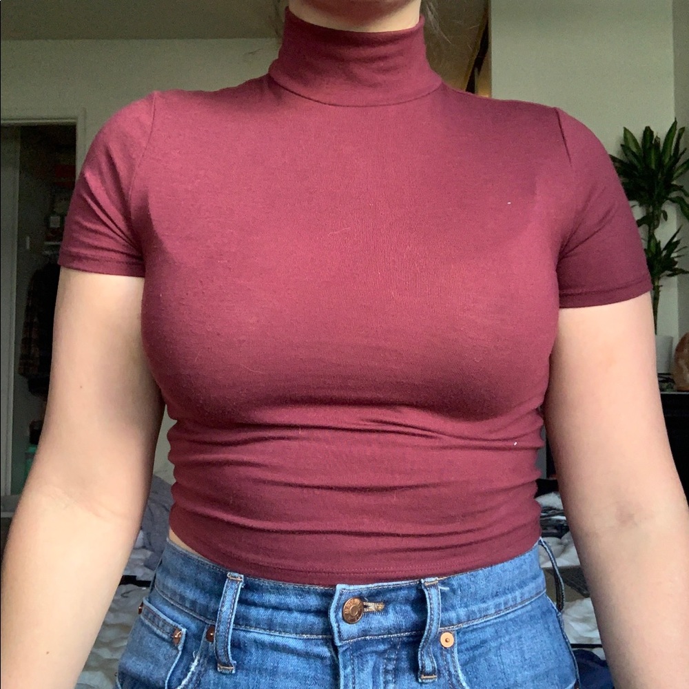 Forever 21 maroon crop top turtleneck